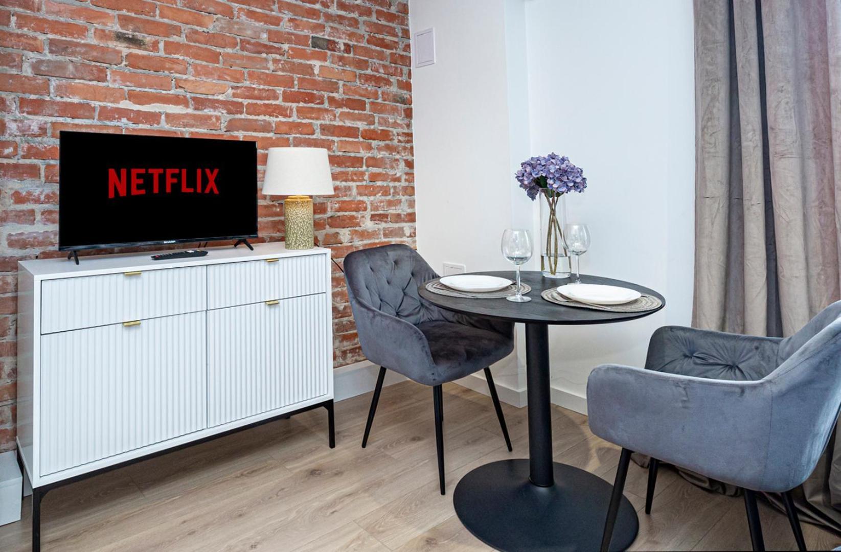 Mianowskiego 24 Red - Wifi Smart Tv W Pelni Wyposazona Kuchnia Warsaw Exterior photo